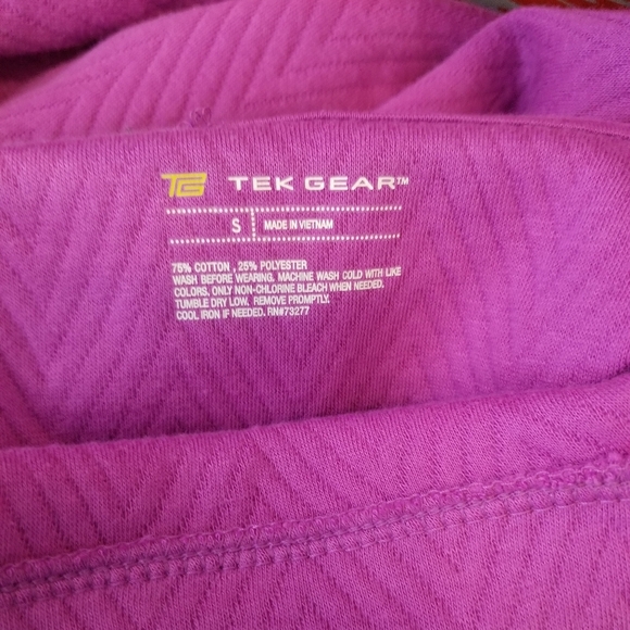 Tek Gear Chevron Mock Neck NWT - Picture 3 of 3